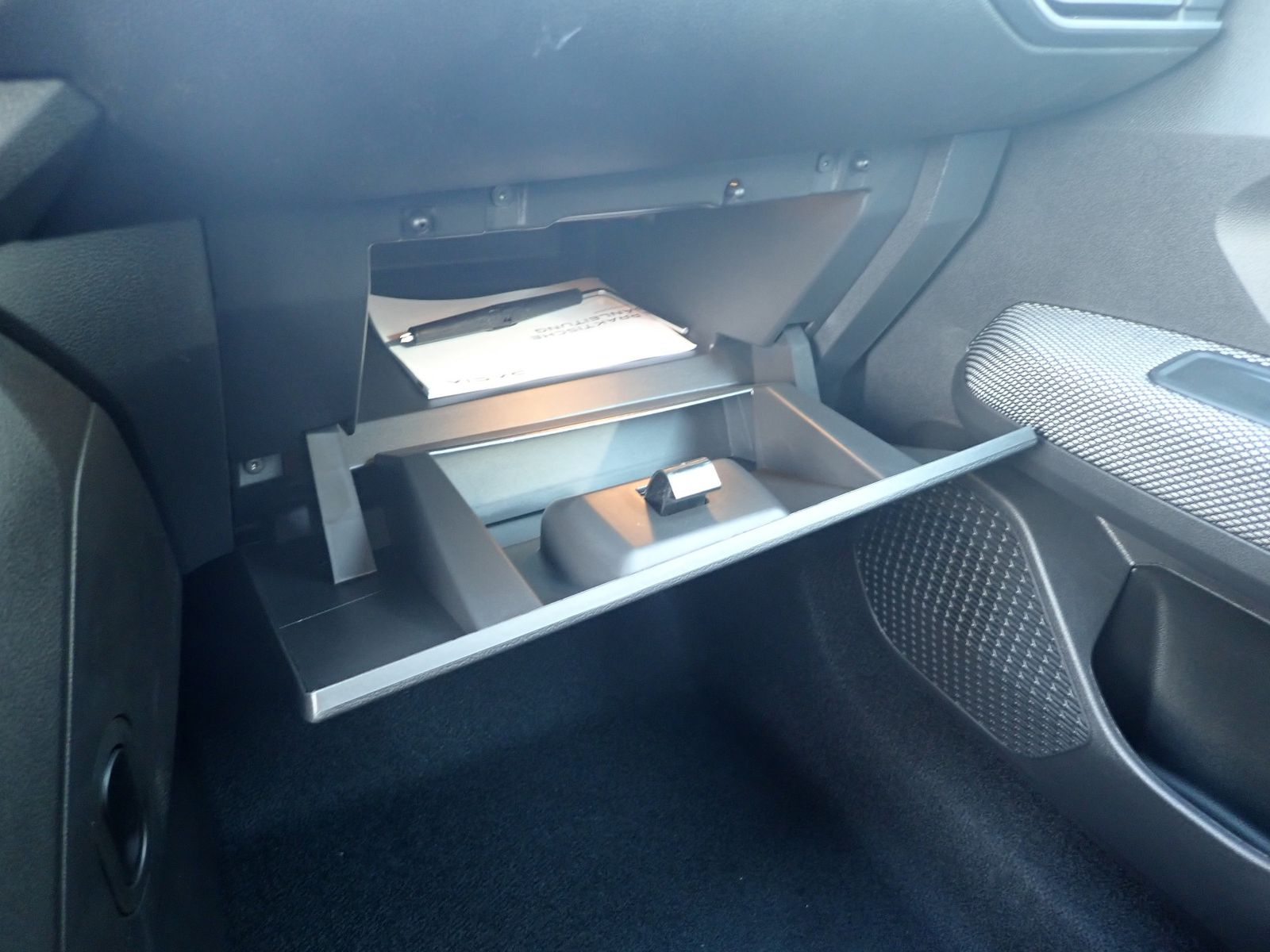 Fahrzeugabbildung Dacia Jogger Expression TCe 110 7-Sitzer