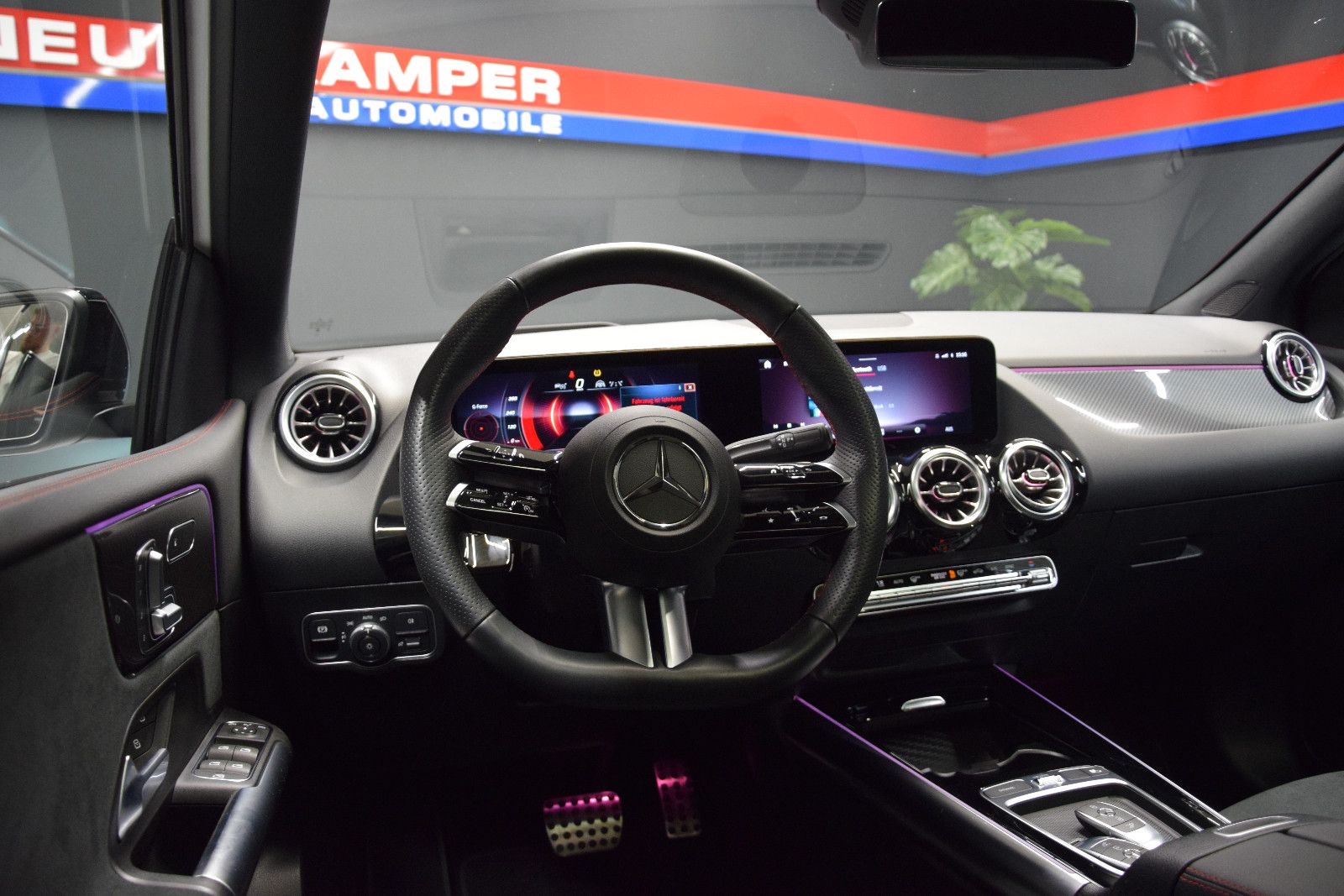 Fahrzeugabbildung Mercedes-Benz B 250 4Matic AMG Pano 360° Night ACC MBUX