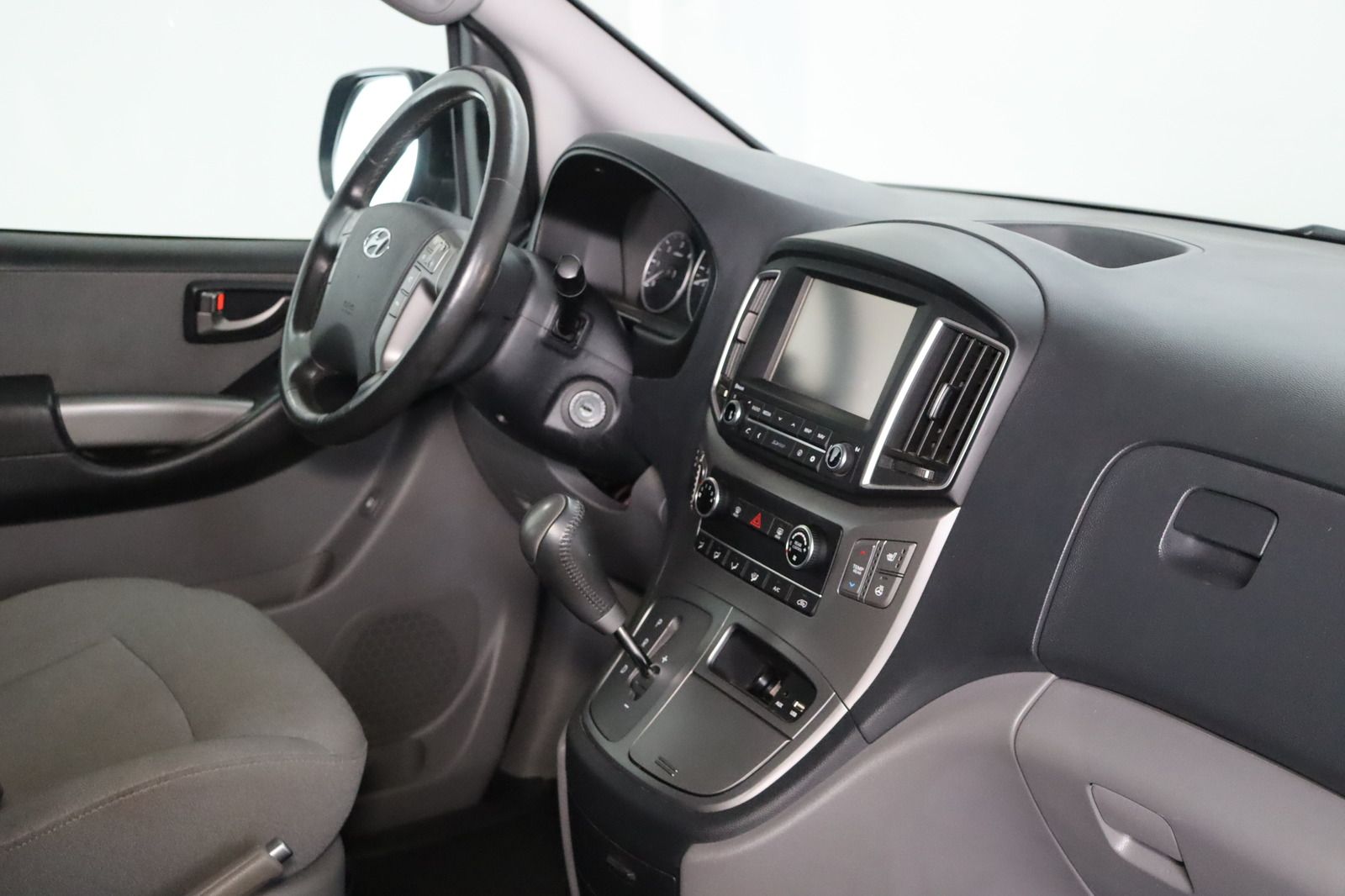 Fahrzeugabbildung Hyundai H1 Travel Trend * Navi * DAB * 8-Sitzer