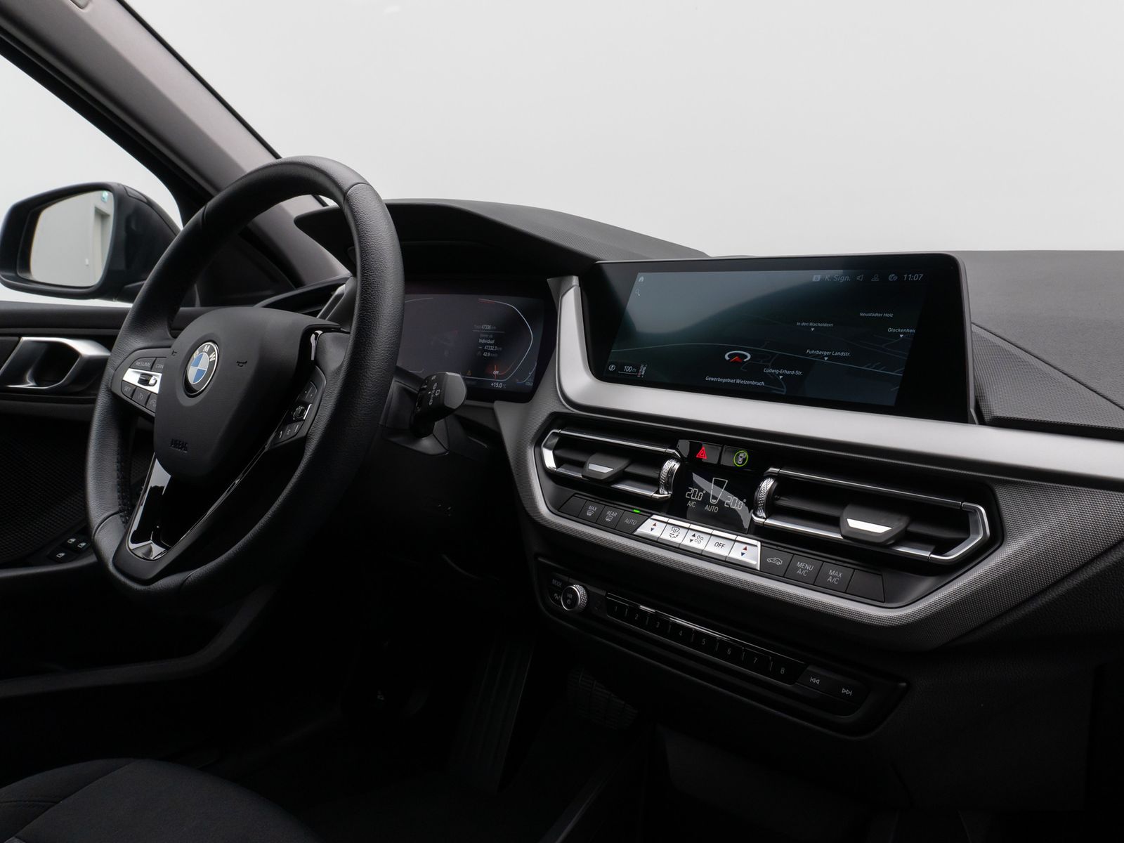 Fahrzeugabbildung BMW 118i PDC CockPitPro Alarm Geschwindigkeitsreg