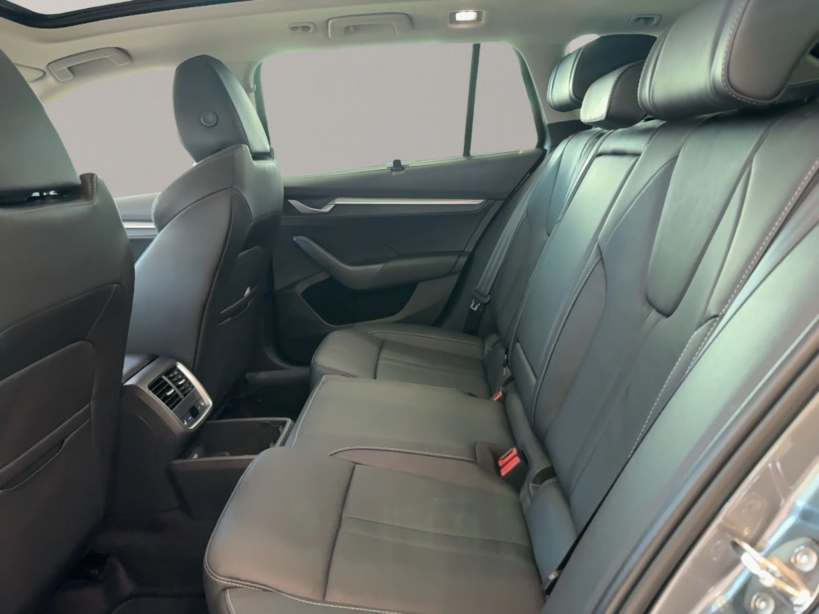 Octavia Combi Ultimate Schwarz 2.0 TDI, AHK, PAN