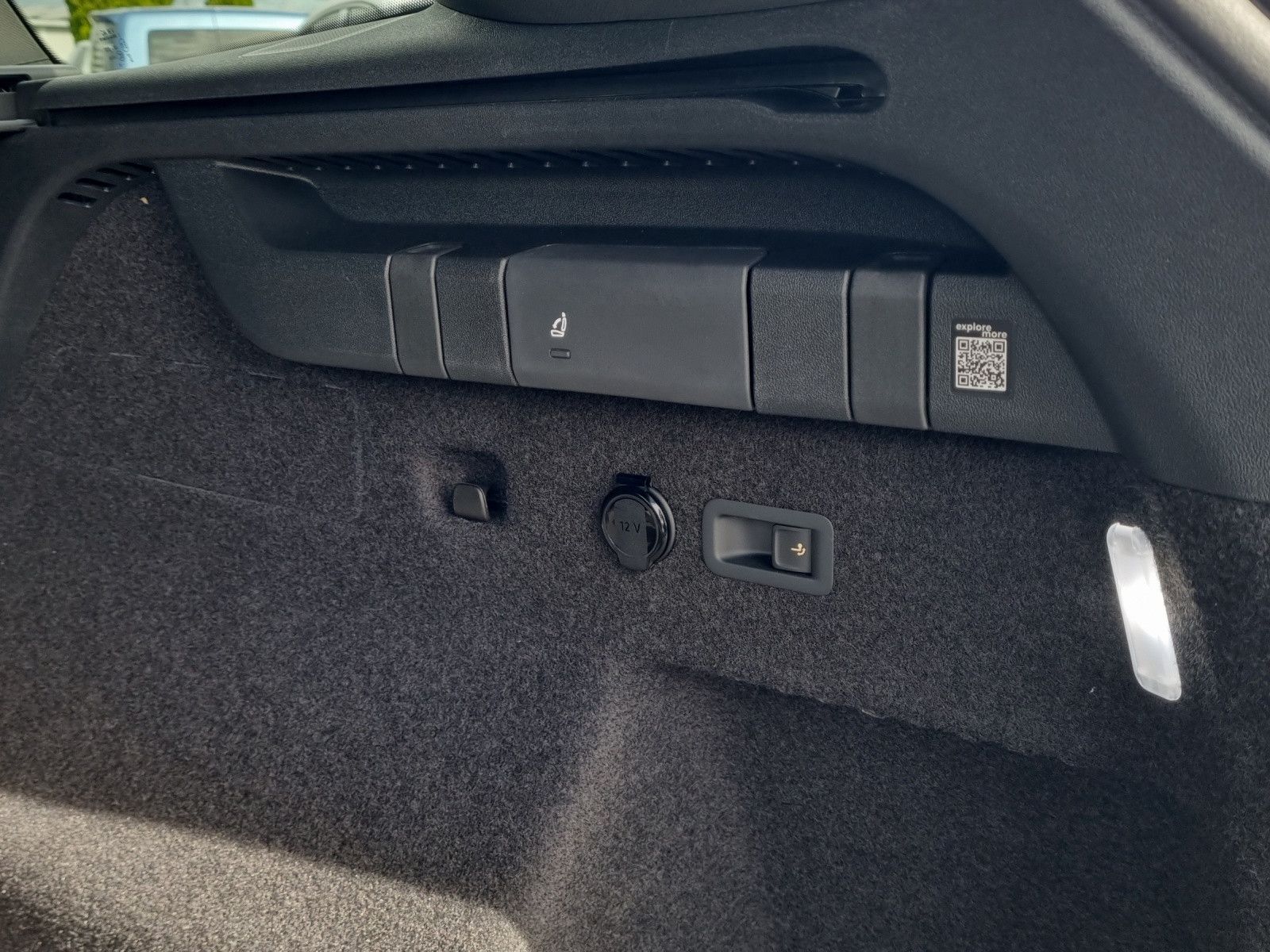 Fahrzeugabbildung SKODA Kodiaq 1.5 TSI iV Sportline AHK Fahrassi+Info