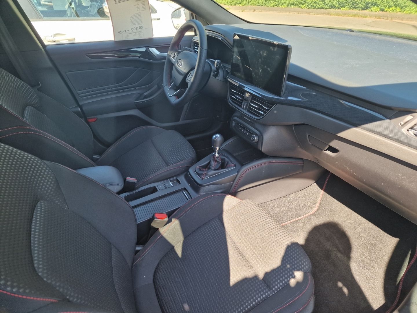Fahrzeugabbildung Ford Focus ST-Line X Navi Digitales Cockpit LED Blend