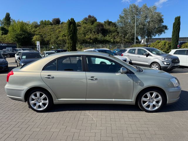 Toyota Avensis  2.4 Executive Liftback
