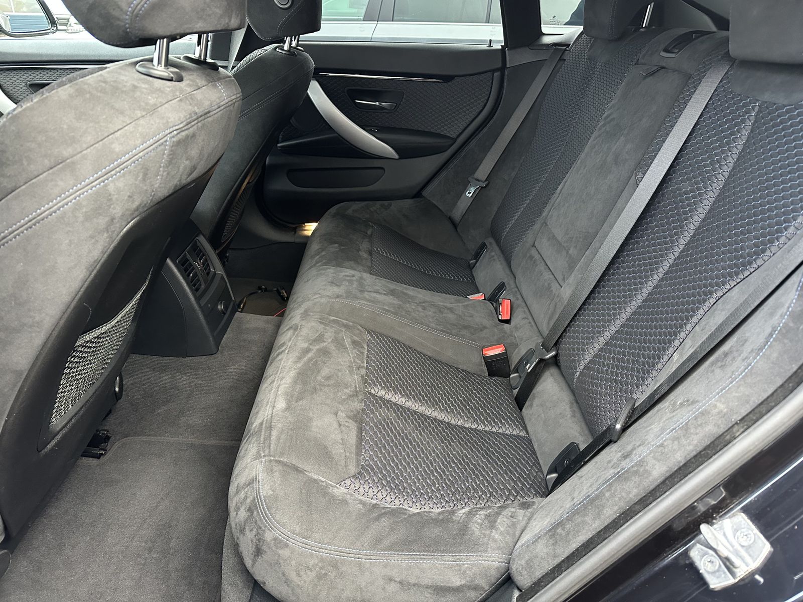 Fahrzeugabbildung BMW 435d Gran Coupé xDrive M-Sport NAV+LED+AHK+KAM+H