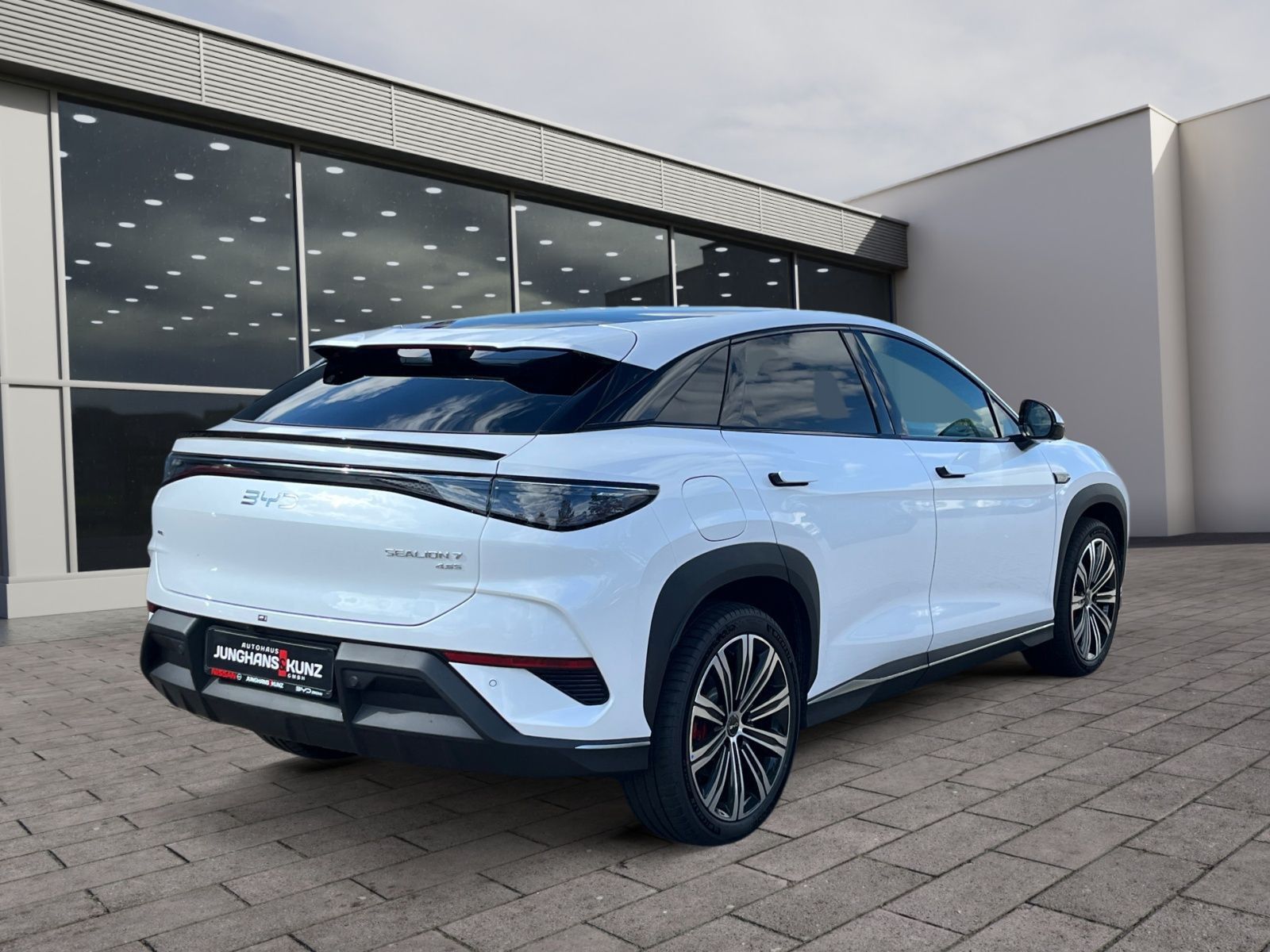 BYD SEALION 7