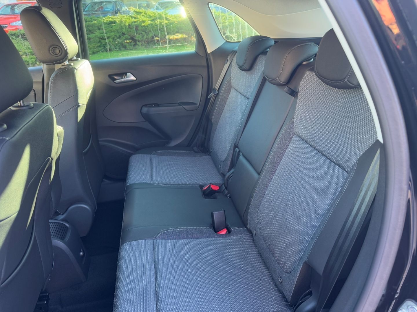 Fahrzeugabbildung Opel Crossland Elegance 1.2 Turbo  SHZ+LHZ+Kamera