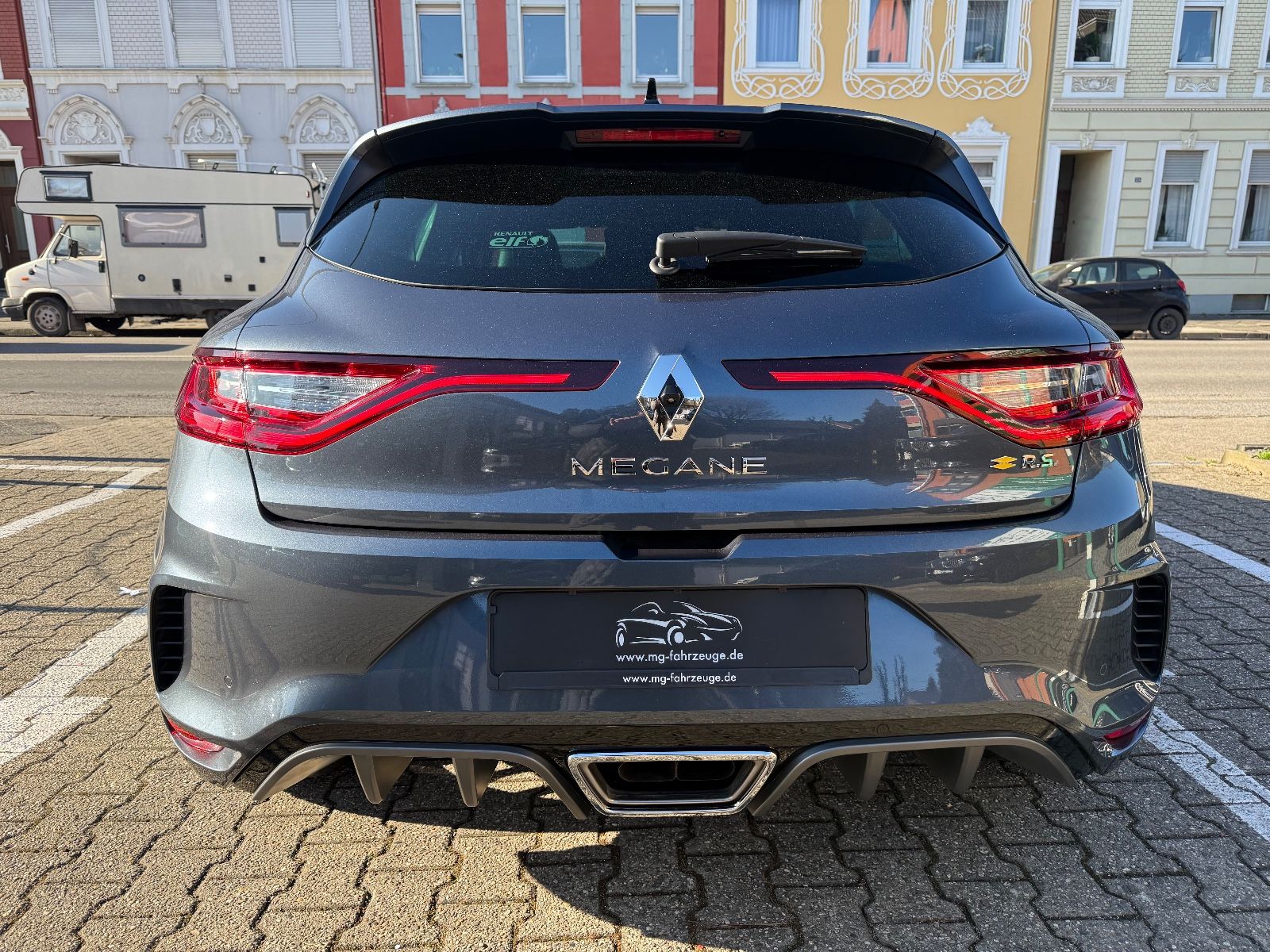 Fahrzeugabbildung Renault MEGANE R.S. TROPHY HUD 1-HAND RENAULT SCHECKH.