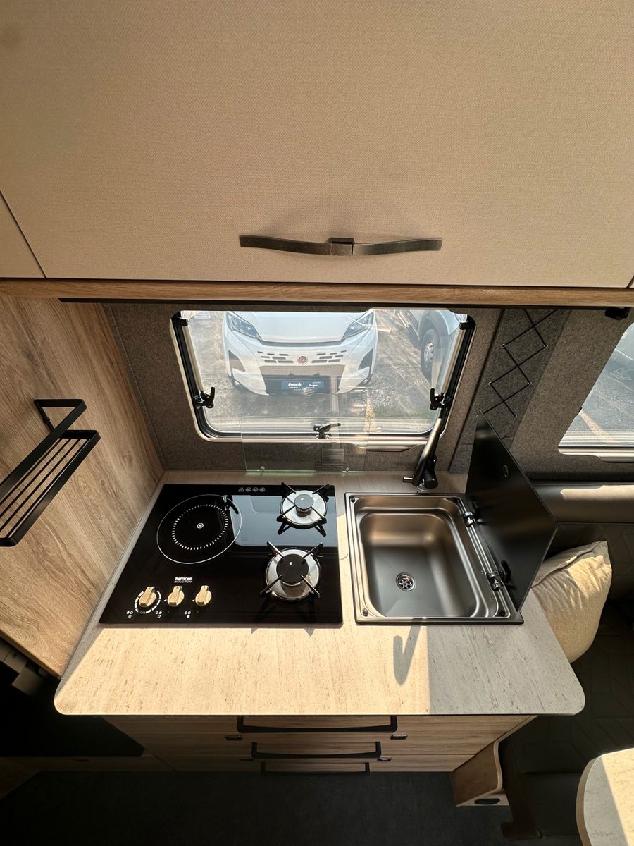 Fahrzeugabbildung Eura Mobil XTURA XT 686 EF *Sofort, GSRII, Leder Grau*