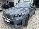 BMW iX1 eDrive20 Jahreswagen AHK Sportpaket StormBay - BMW iX1 von privat