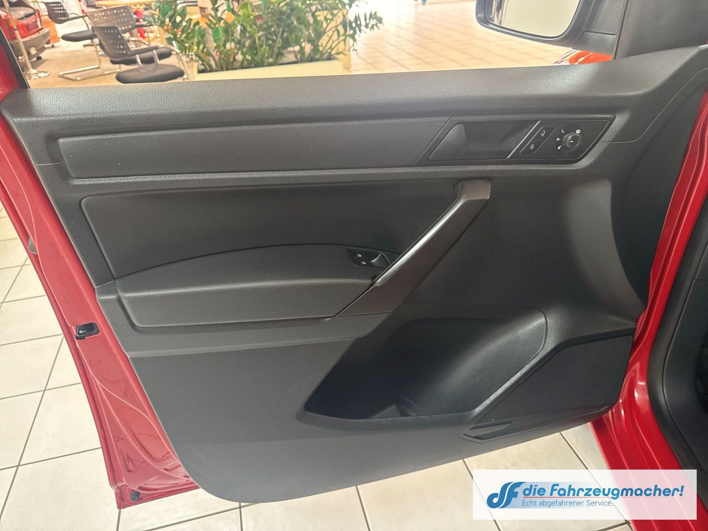 Fahrzeugabbildung Volkswagen Caddy Kasten 2.0 TDI DSG Klima PDC Berganfahrass