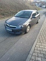 Opel Astra GTC 1.8 ECOTEC INNOVATION "110 Jahre" ... - Opel Astra INNOVATION-110-Jahre