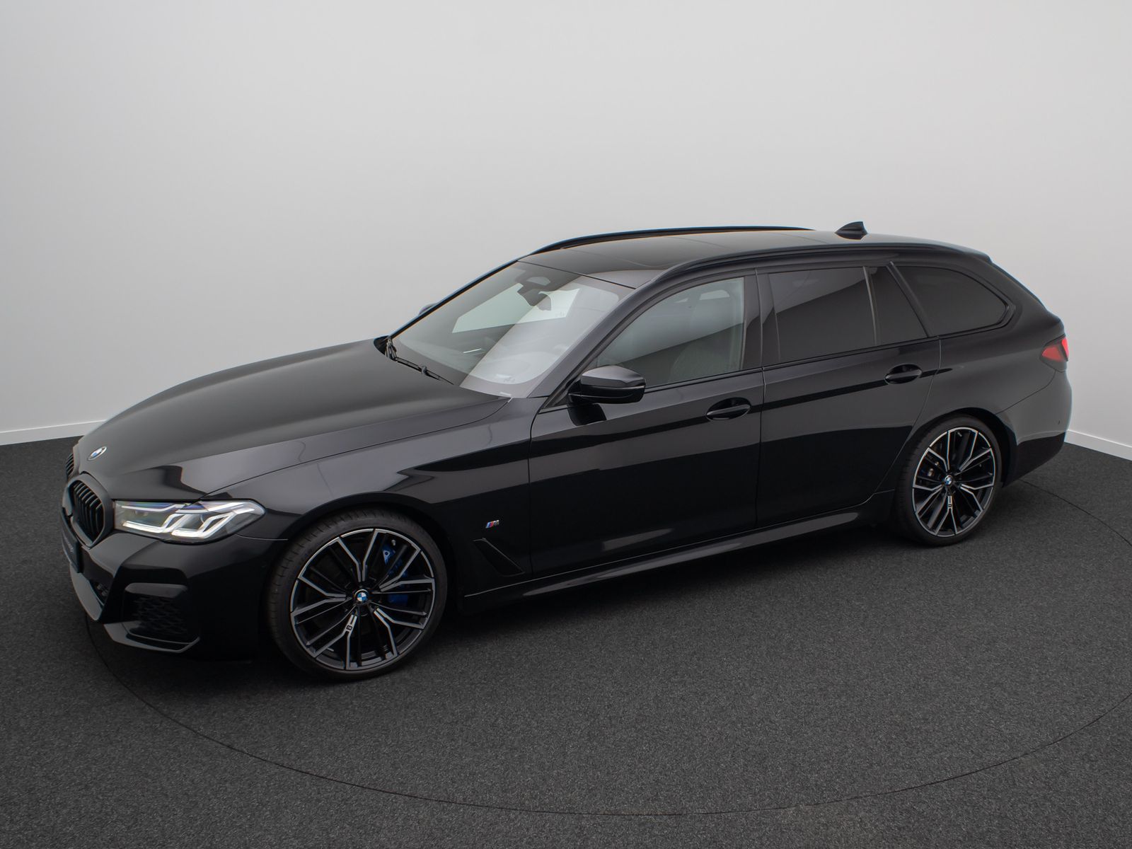 Fahrzeugabbildung BMW 540d xD M Sport DAB Laser HiFi HUD Panorama 20"