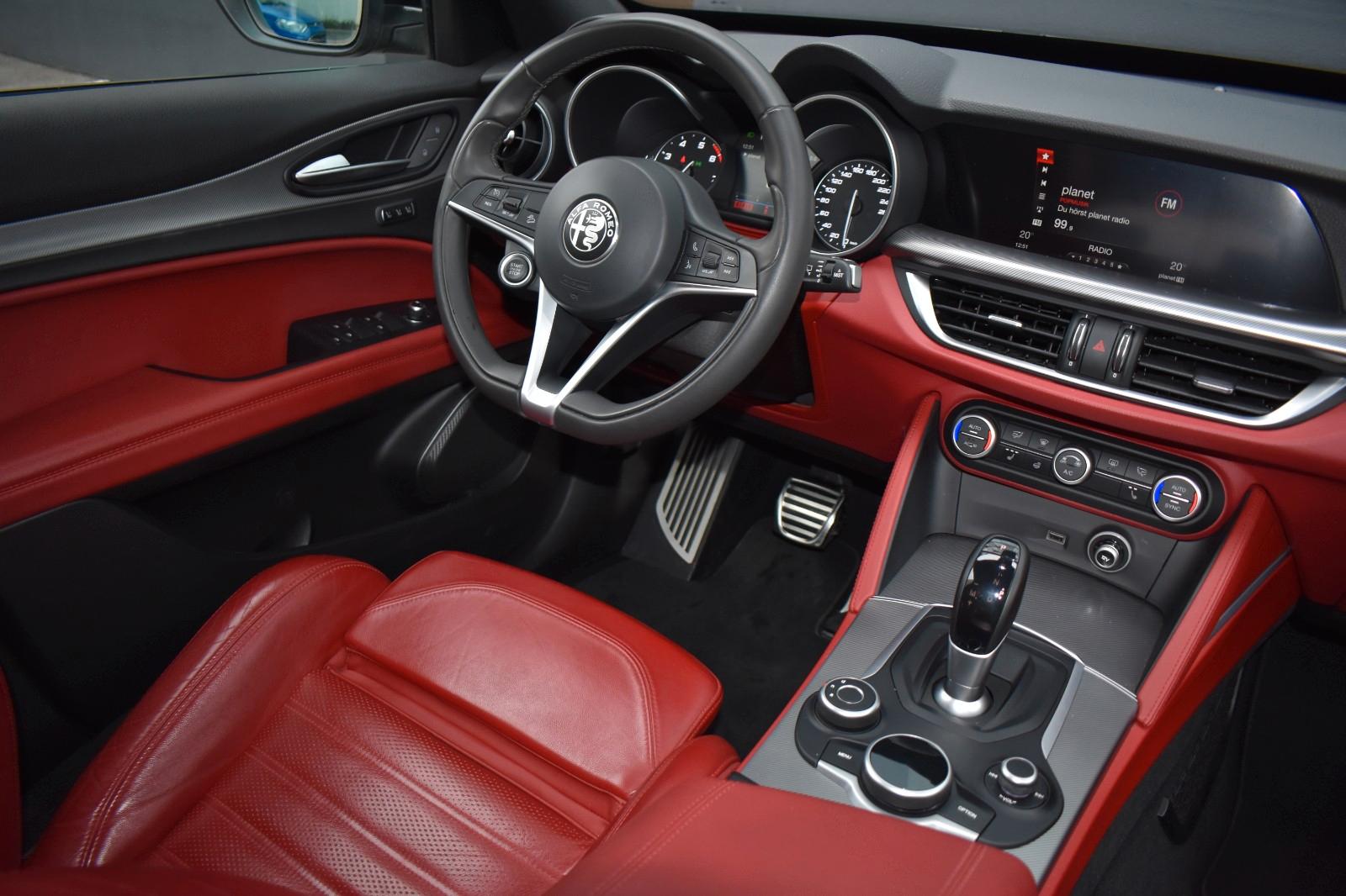 Alfa Romeo Stelvio 2.0 VELOCE - LHZ - SHZ - Q4 -Tempo-280PS