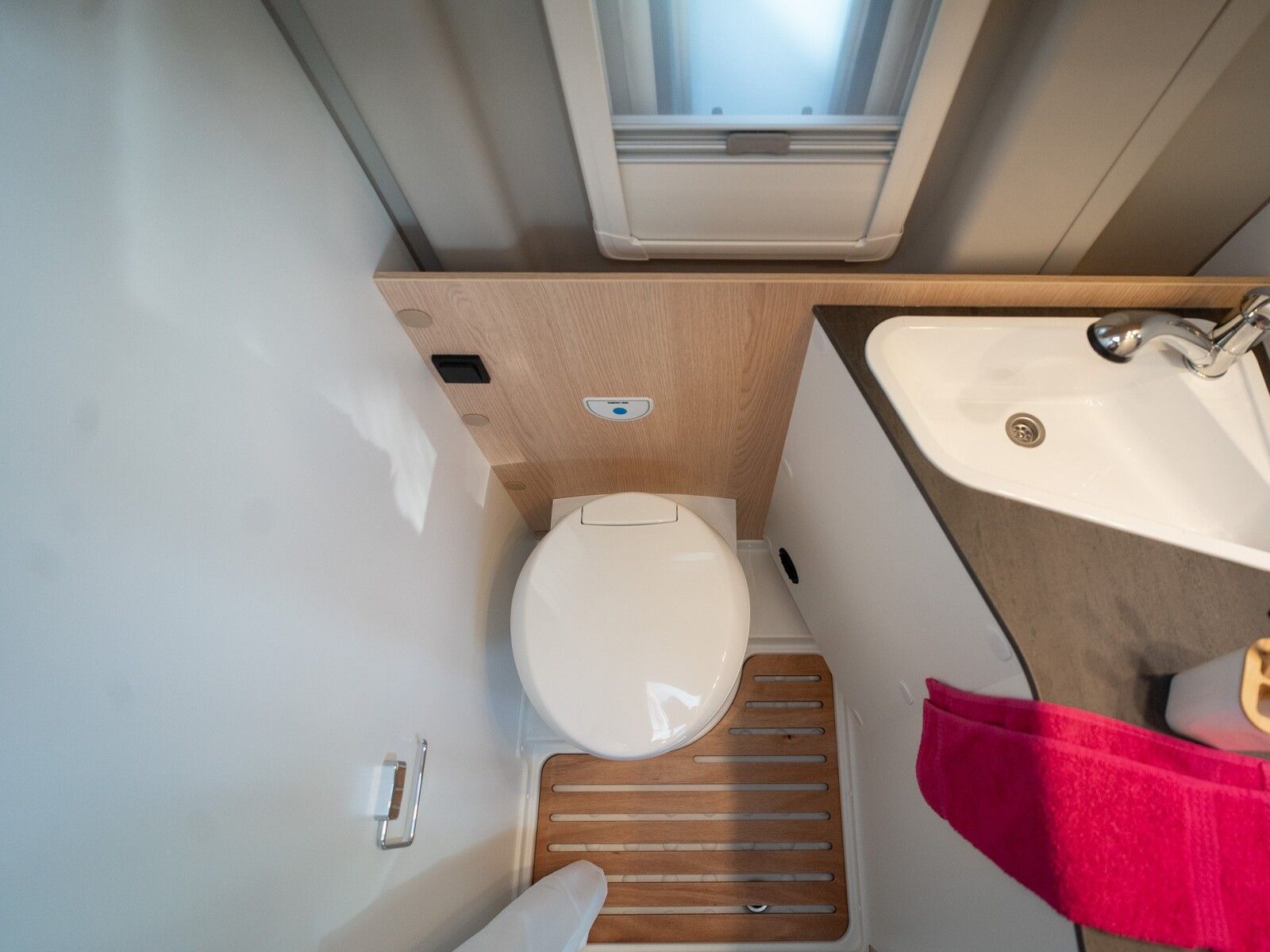 Fahrzeugabbildung Sunlight Adventure Cliff 600 Modell 26 / Dieselheizung