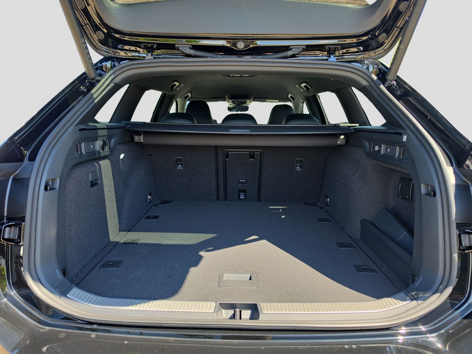 Volkswagen Passat Variant - Bild 12