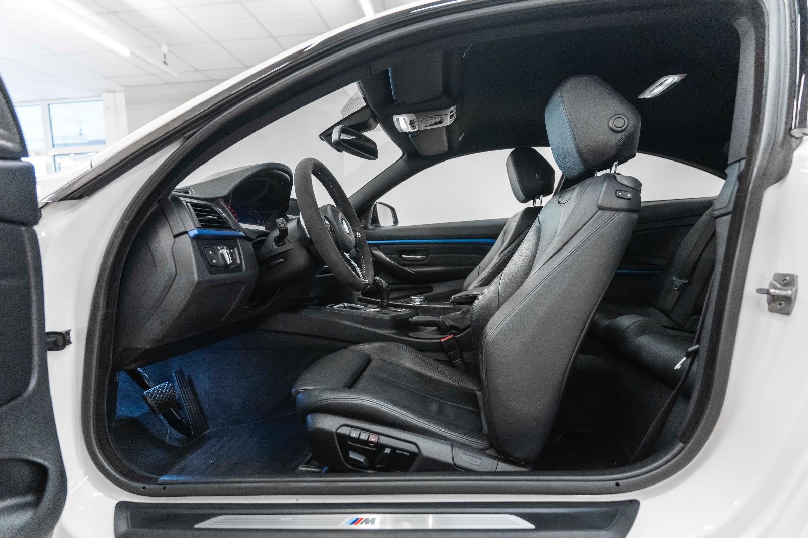 Fahrzeugabbildung BMW 435i xDrive M-SPORTPAKET OLED H&K LED KAM CARBON