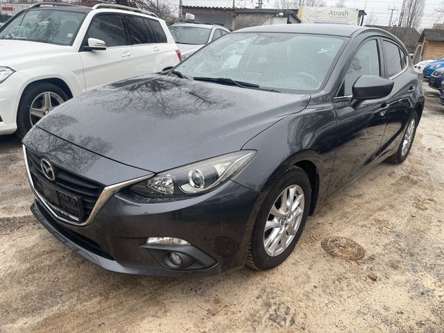 Mazda 3 Lim. Center-Line