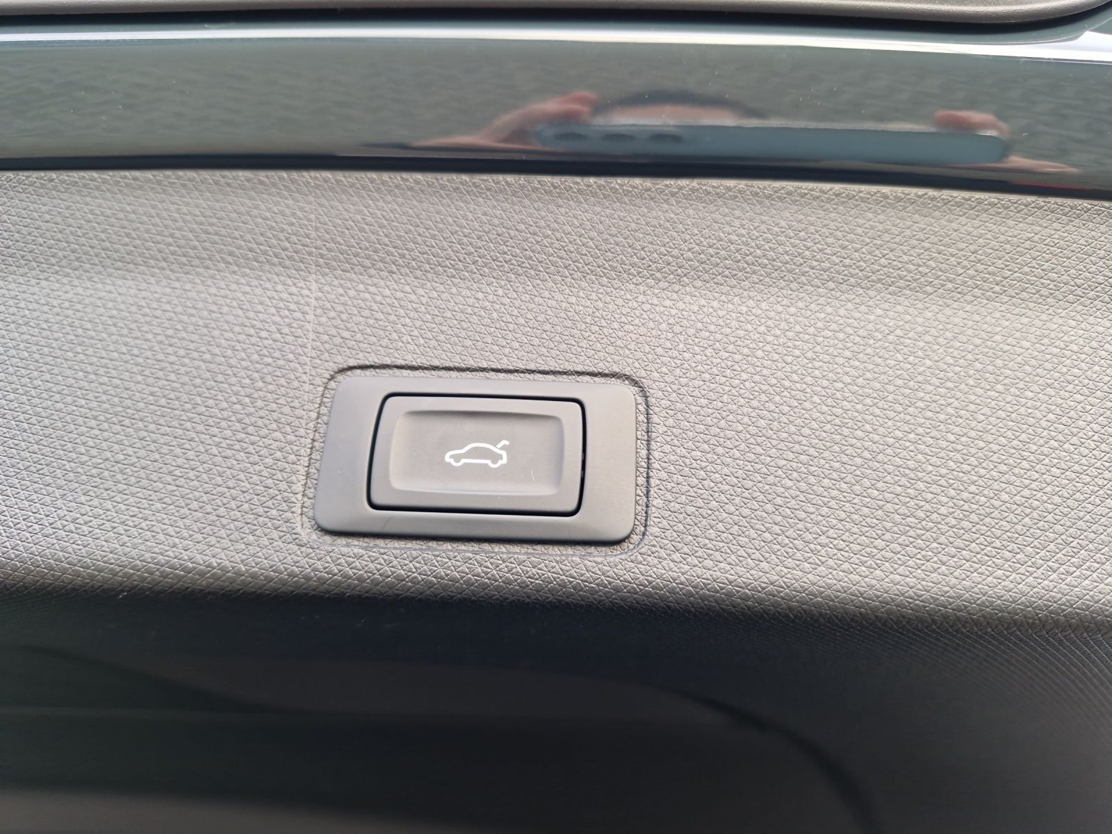 Fahrzeugabbildung CUPRA Terramar 1.5 eTSI DSG ACC AHK KAMERA