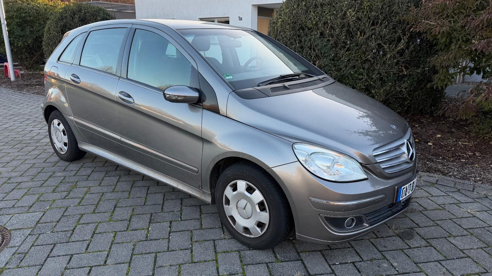 Mercedes-Benz B170 2005 — rear view