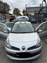 Renault Clio 1.6 Benziner  - Renault Clio in Lübeck