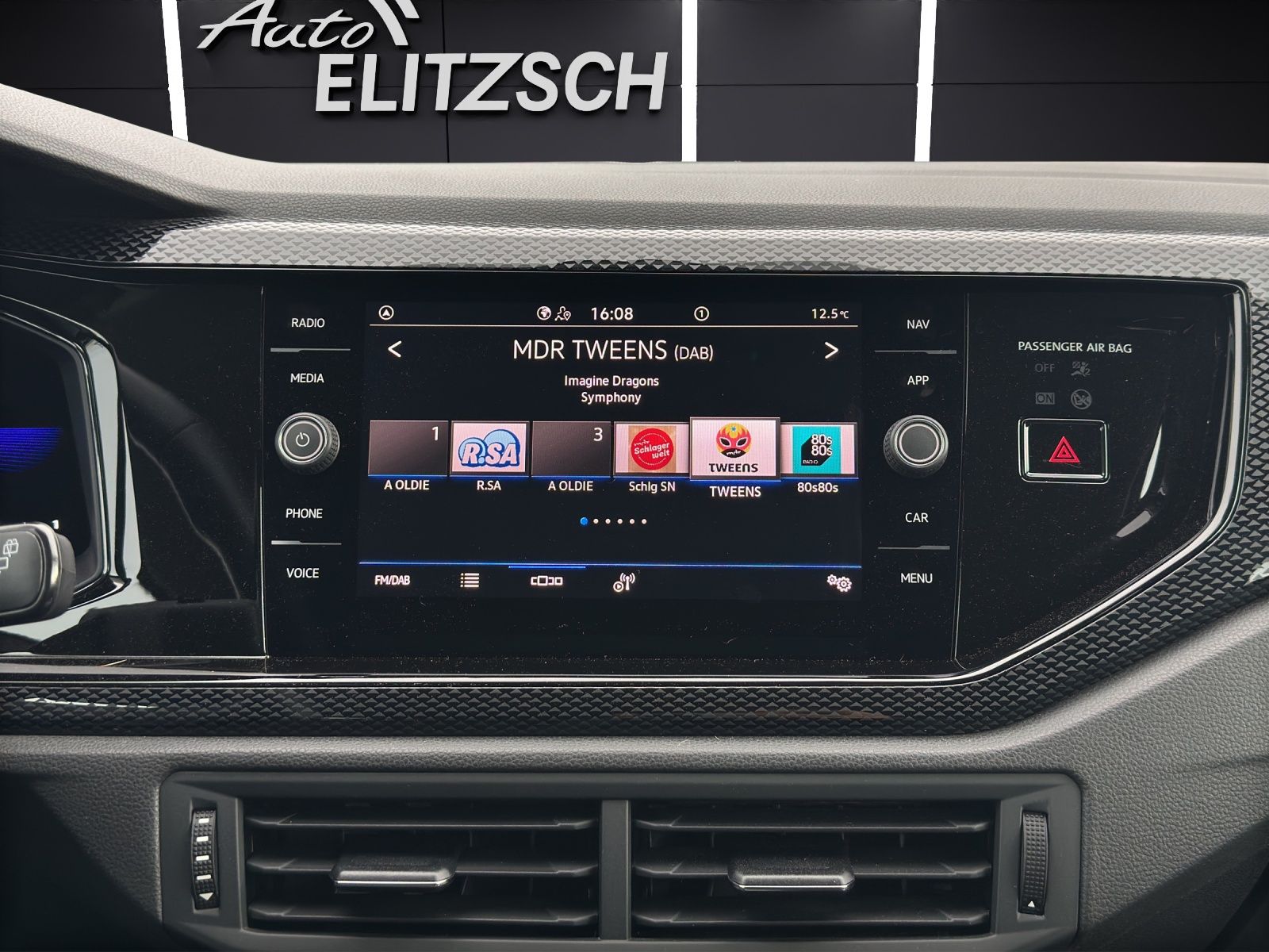 Fahrzeugabbildung Volkswagen Taigo Life TSI LED SH DAB+ PDC
