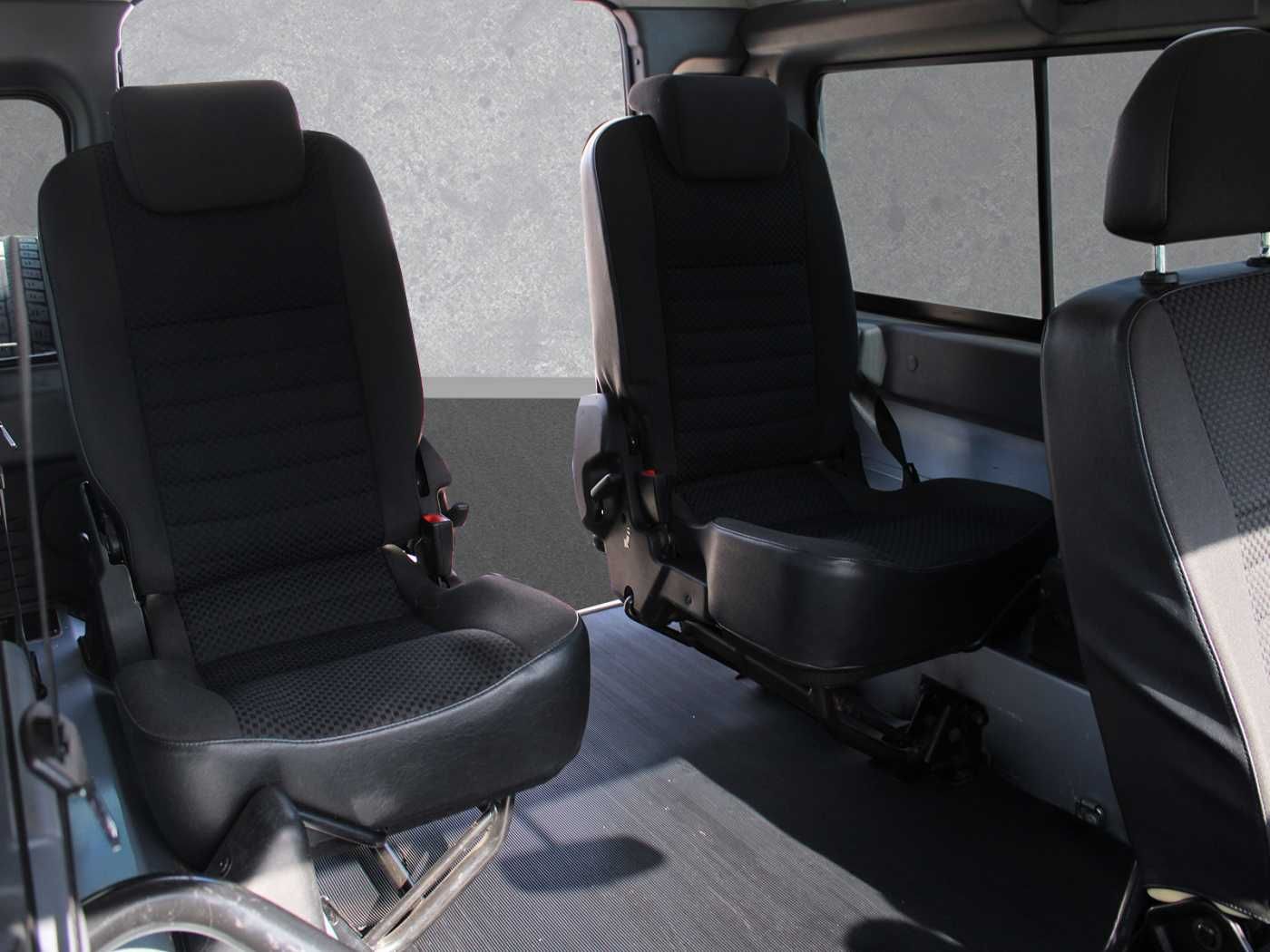 Fahrzeugabbildung Land Rover Defender Station Wagon Diesel  3-Türer 90 TD4 S