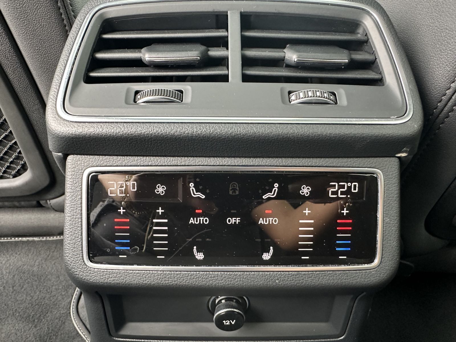 Fahrzeugabbildung Audi A6 Avant 50 TFSI e Qu S-Line+NAV+LED+AHK+PANO+VC