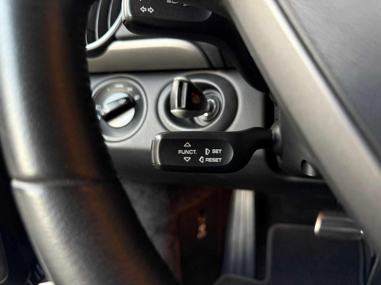 Fahrzeugabbildung Porsche Cayman RFK XENON NAVI ALU