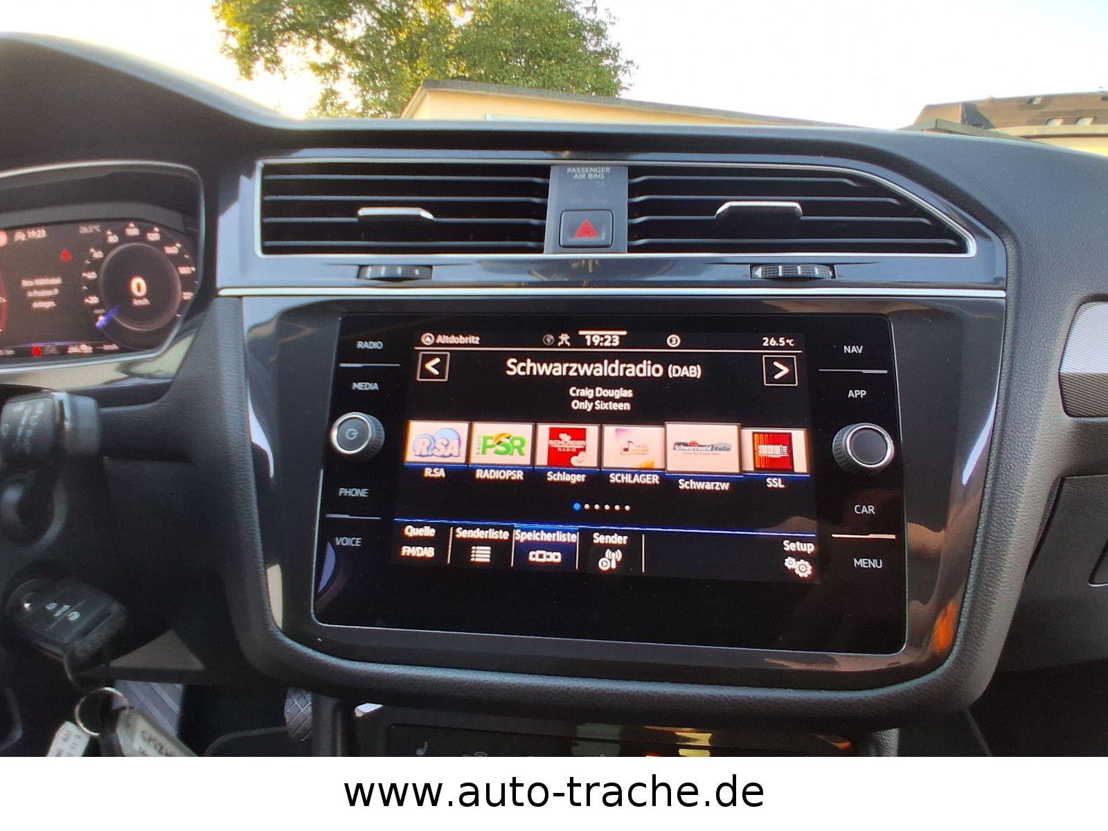 Volkswagen Tiguan  Life AHK Navi 7 Sitze GRA LED DAB Navi
