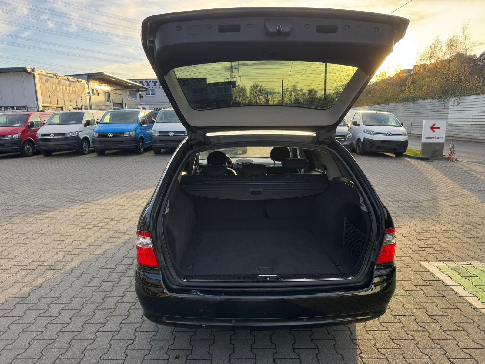 Mercedes-Benz E 220 E T-Modell E 220 T CDI Automatik