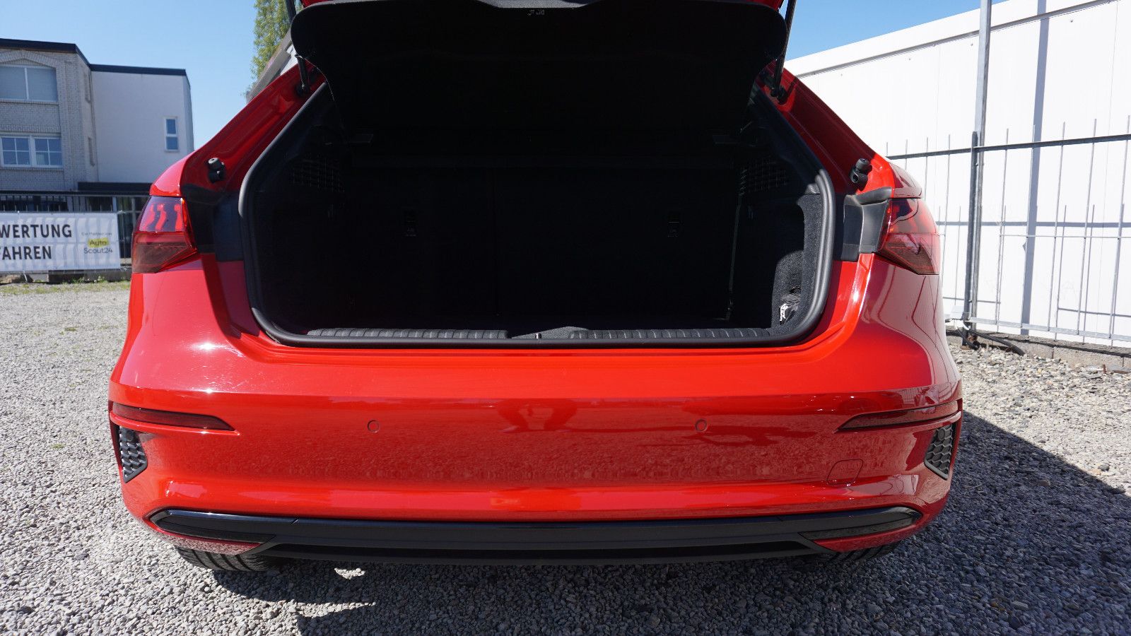 Fahrzeugabbildung Audi A3 Sportback 35 TFSI advanced,S-Line,Navi,LED+WR