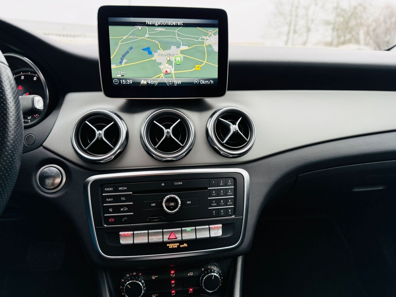Fahrzeugabbildung Mercedes-Benz GLA 180 URBAN, Autom., Standh, LED, 360°, Navi,