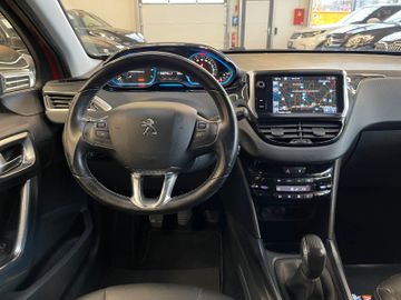 Peugeot 2008 Allure *NAVI*DAB*SZHZ*TEMPOMAT*PDC*