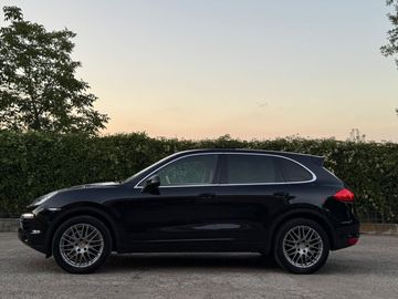 Porsche Cayenne - 3
