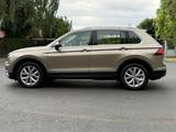 Volkswagen Tiguan Highline-1.HAND-NAVI-KAMERA-AHK-GARANTIE - Volkswagen Tiguan mit Diesel-Antrieb: Garantie