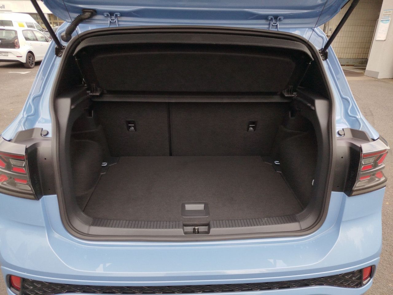 Fahrzeugabbildung Volkswagen T-CrossR-Line 1.0 TSI 85 kw 7-Gang DSG