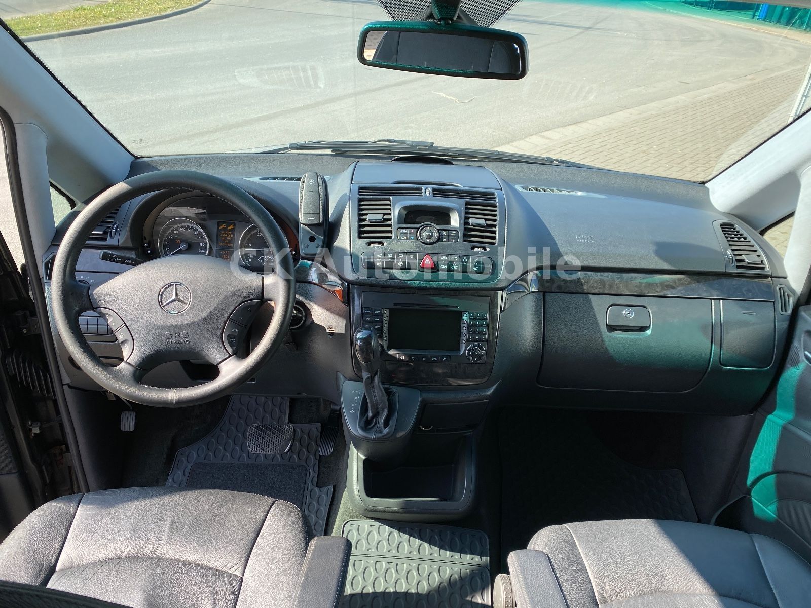 Fahrzeugabbildung Mercedes-Benz Viano 3.0 CDI lang Activity/6 Sitze/Leder/AHK