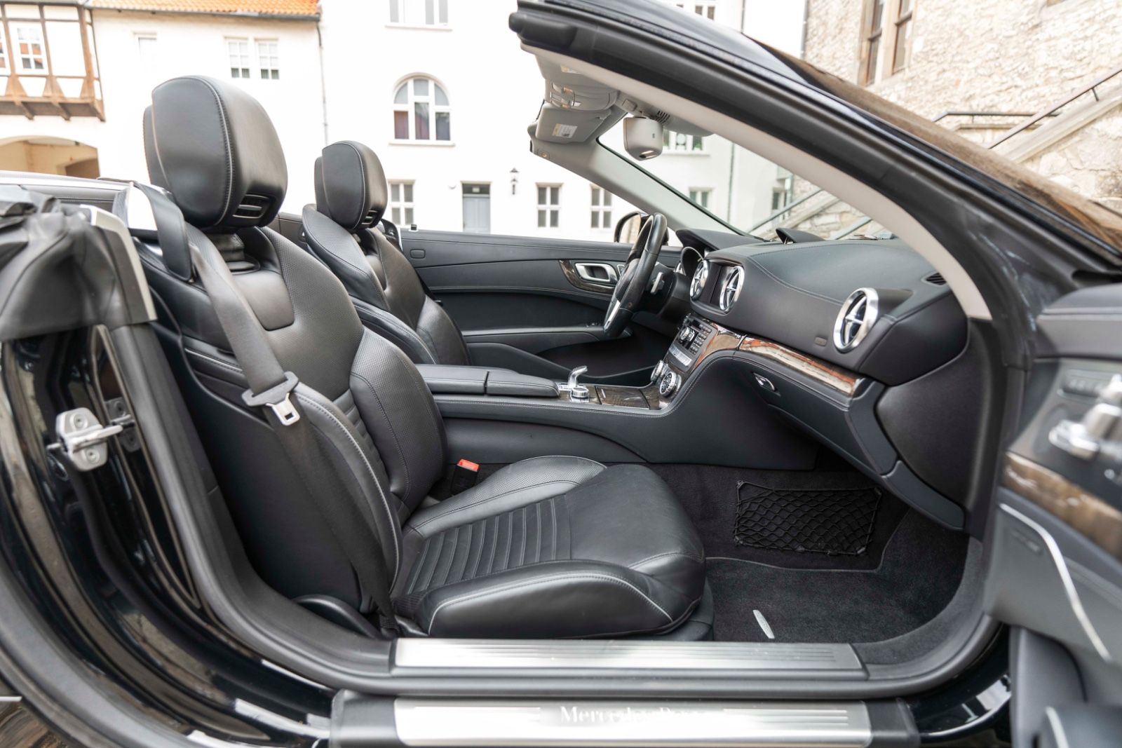 Fahrzeugabbildung Mercedes-Benz SL 400 Roadster H&K KAM NAV AMBIENT 19' RDK TOTW