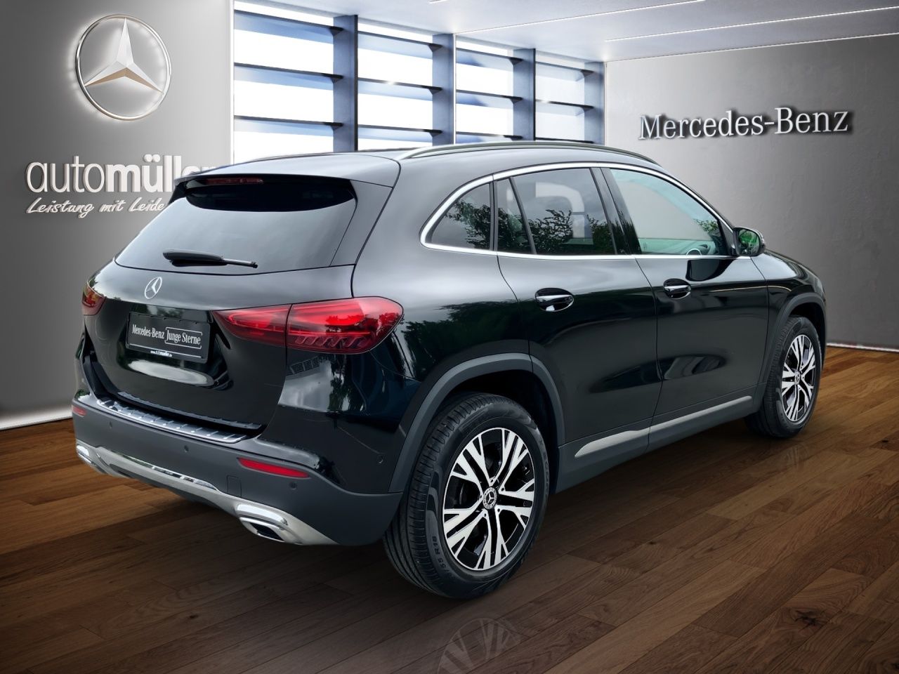 Fahrzeugabbildung Mercedes-Benz GLA 220 4M ALLRAD+AHK+DISTR+TOTW+LHZ+VERKZ.ASS++