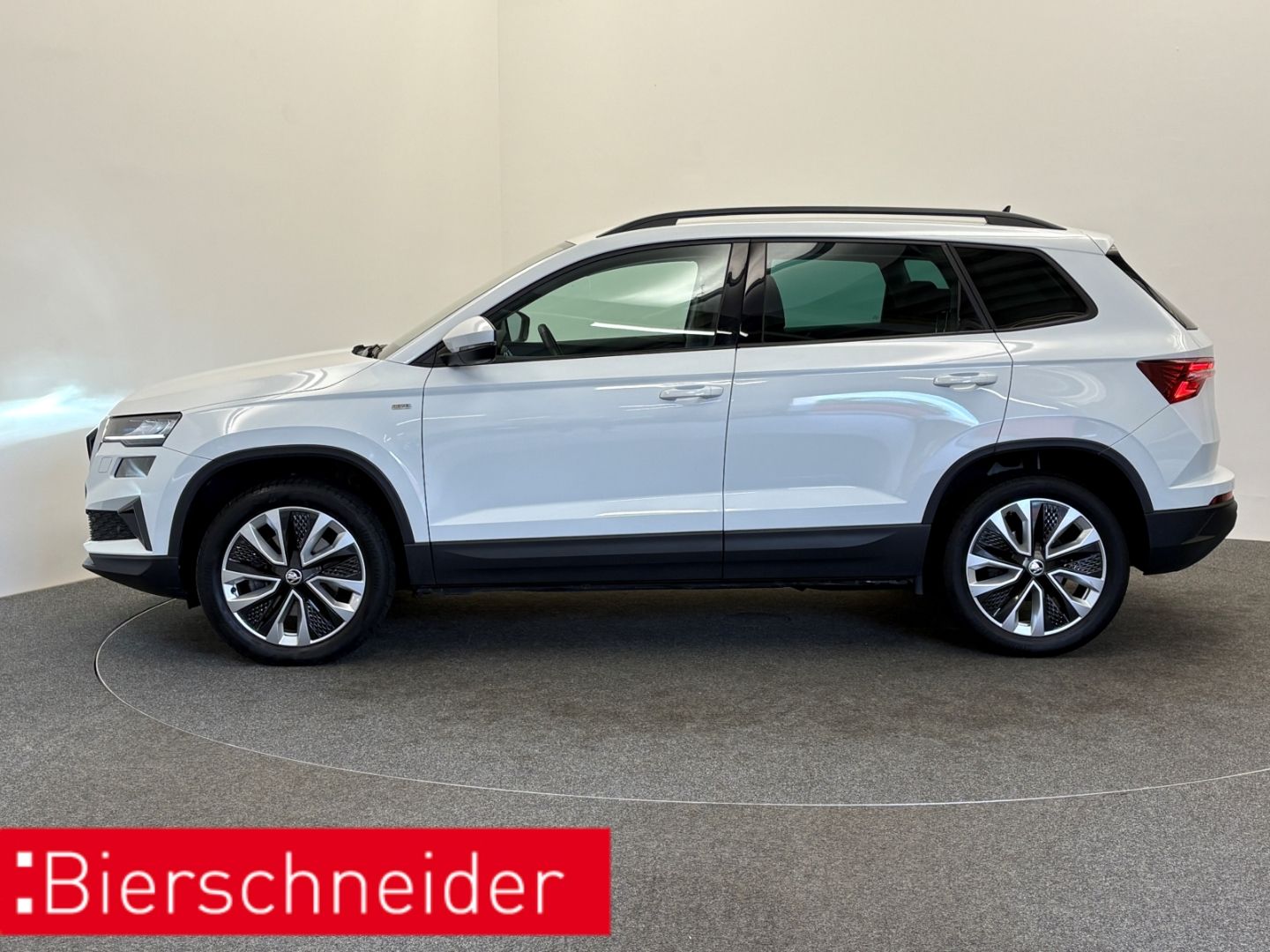 Skoda Karoq 2.0 TDI DSG Ambition Tour VIRTUAL COCKPIT  imagem 3