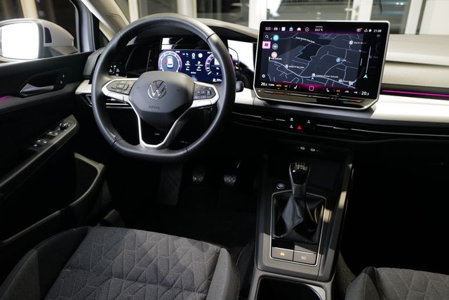 Volkswagen Golf VIII 1.5TSI Life RKam Navi Matrix HuD Totwi