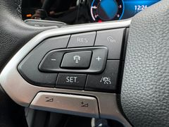 Fahrzeugabbildung Volkswagen Golf VIII Lim. Life LED Navi Sitzh Massage ACC