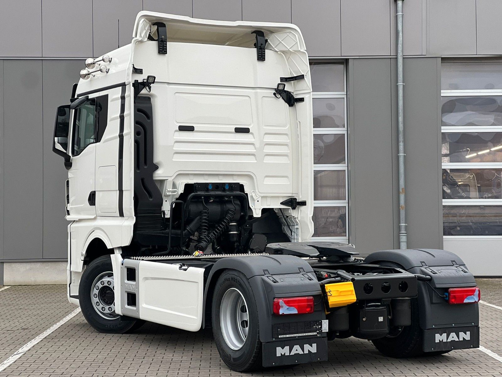 Fahrzeugabbildung MAN TGX 18.480 BL SA GM Retarder & 2 Kreis-Hydraulik