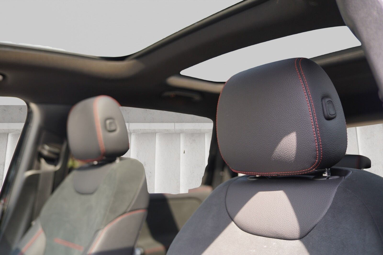 Mercedes-Benz GLB 250 4Matic AMG Line Memory Winter 360° Kamer foto 19