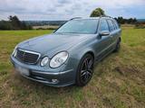 Mercedes-Benz Mercedes E 240 Avantgarde, Vollausstattung... - Mercedes-Benz E 240 mit Benzin-Antrieb