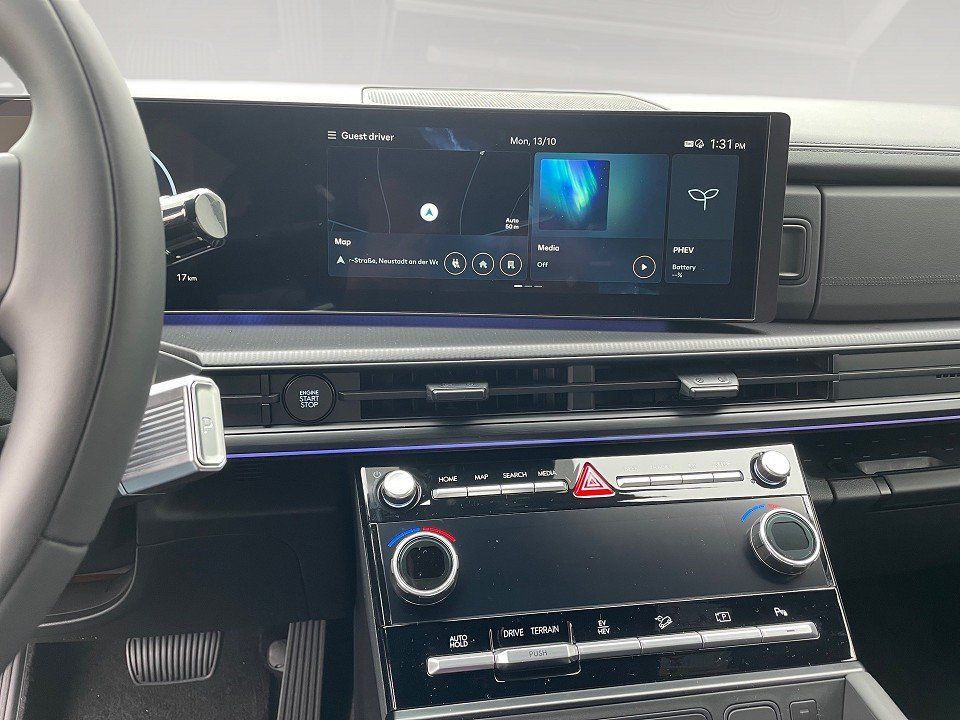 Fahrzeugabbildung Hyundai SANTA FE Plug-in 5-Sitzer AWD Blackline, Digital