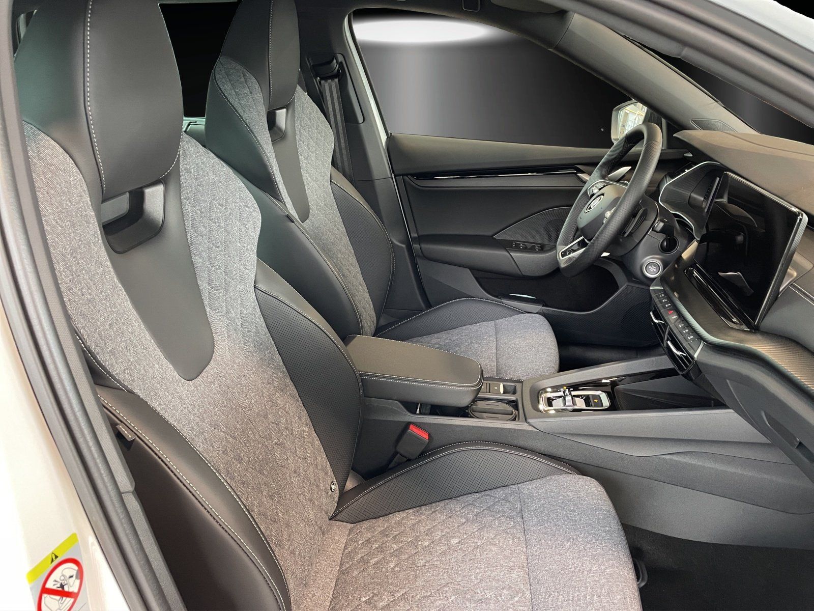 Fahrzeugabbildung SKODA Octavia Combi Sportline 1,5 TSI 110 kW DSG mHEV