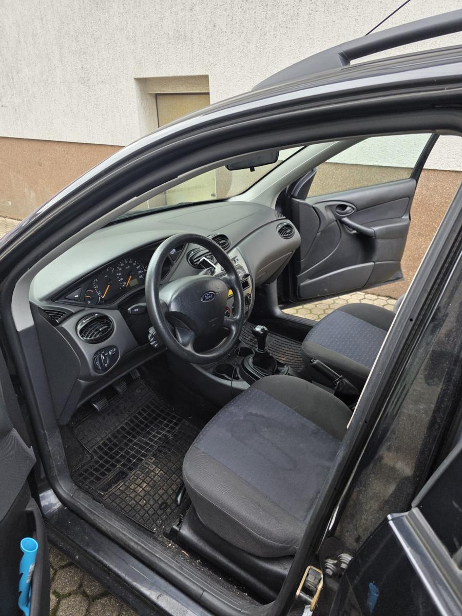 Ford Focus 2004 — photo 10
