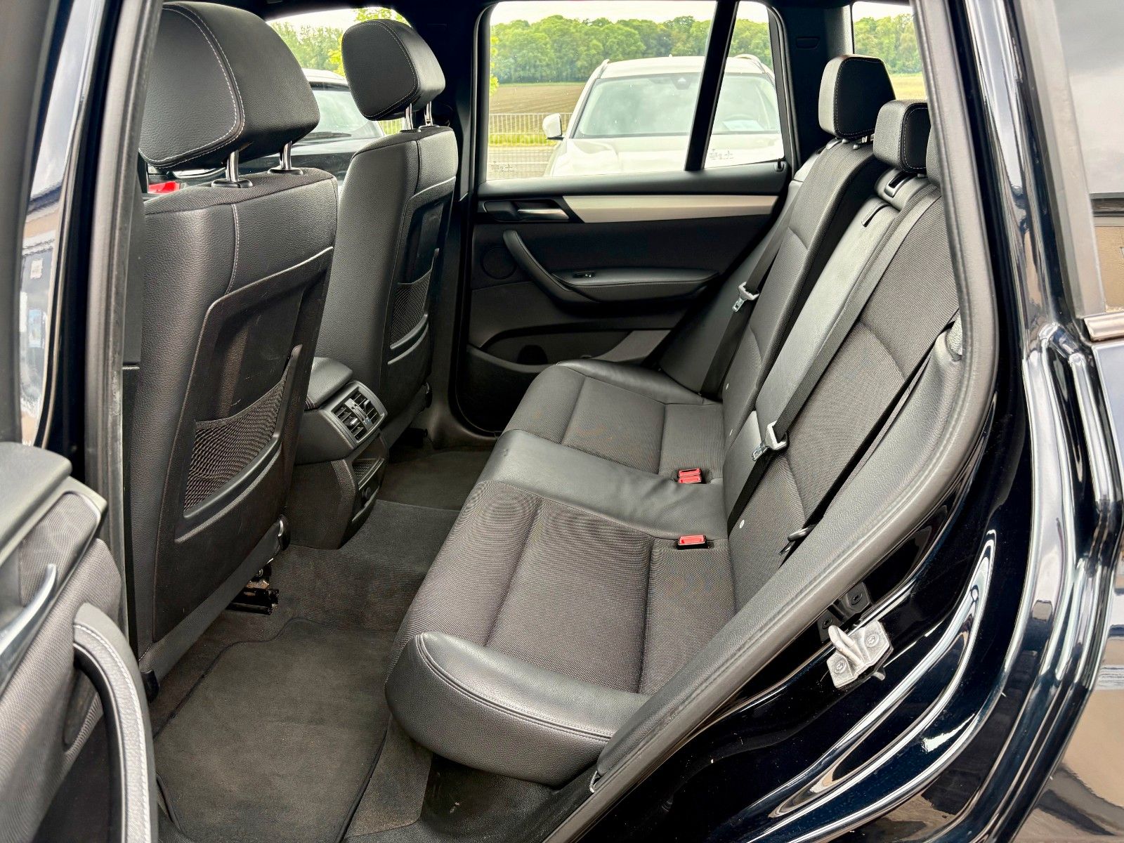 Fahrzeugabbildung BMW X3 xDrive20d Aut. M SPORTPAKET Navi Xenon Panor